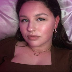 Meet your Posher, Cora